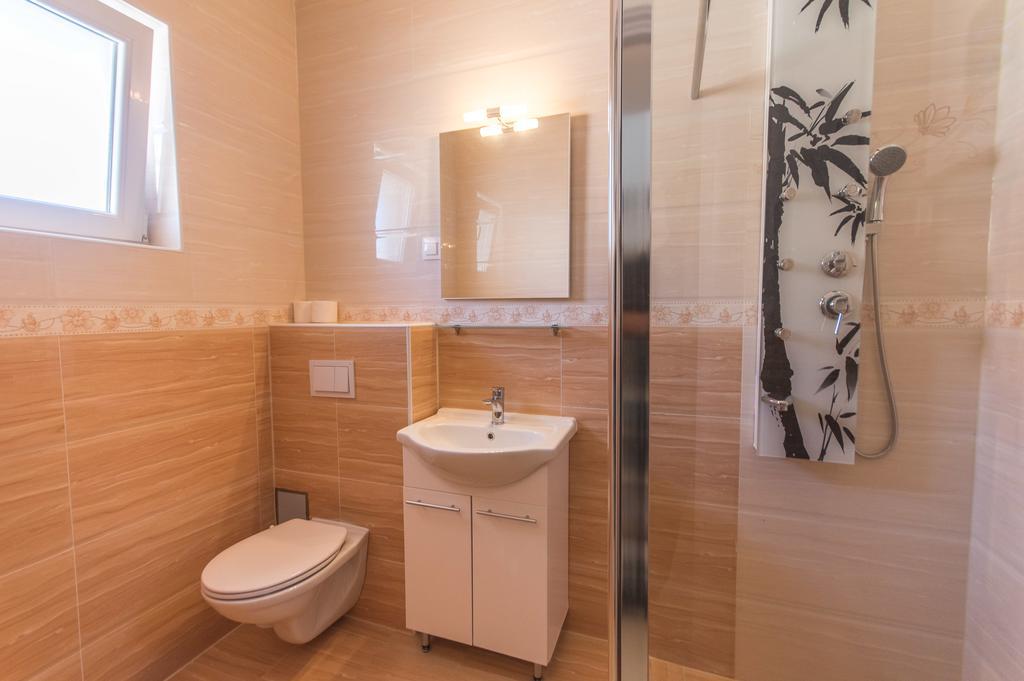 Villa Tina Novalja Ngoại thất bức ảnh